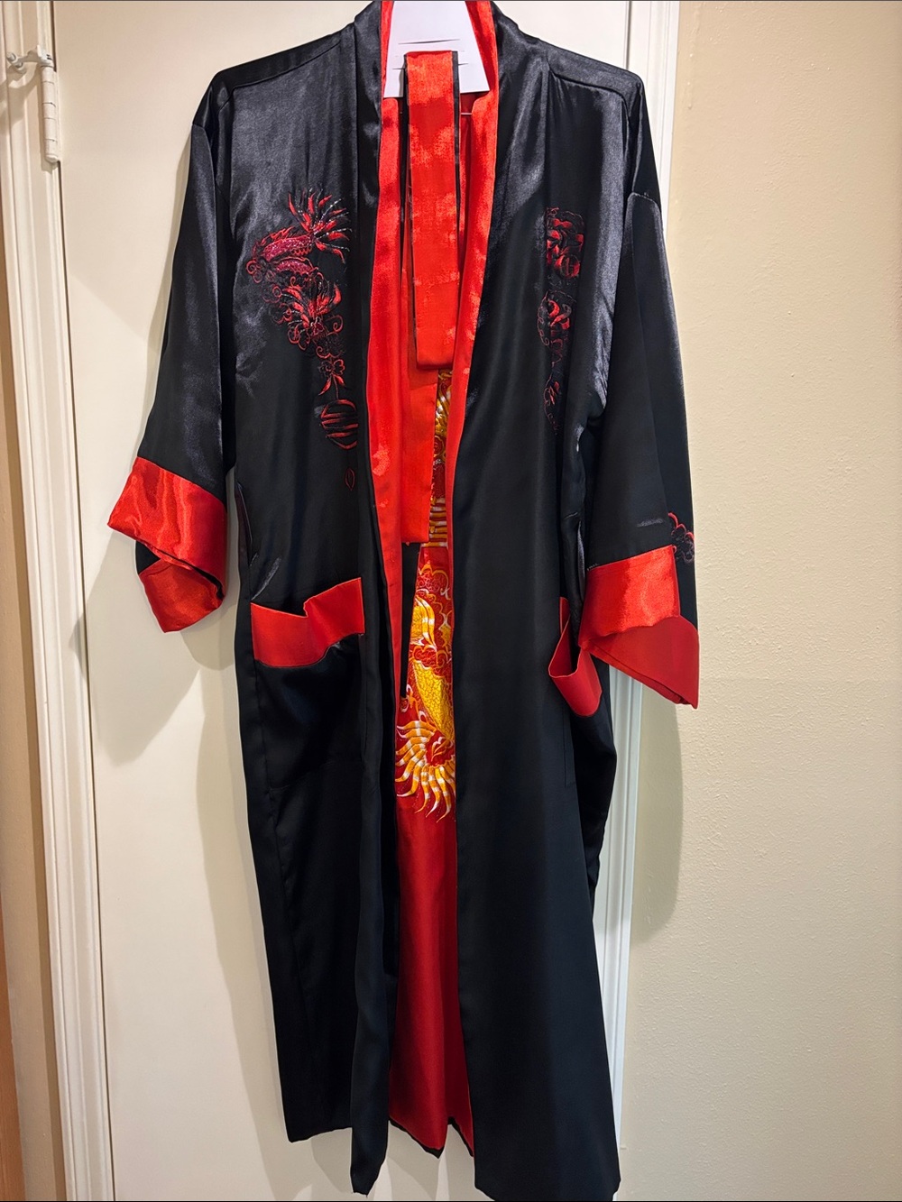Unisex Black and Red double sided con Satin Kimono Robe with Embroidered Dragon